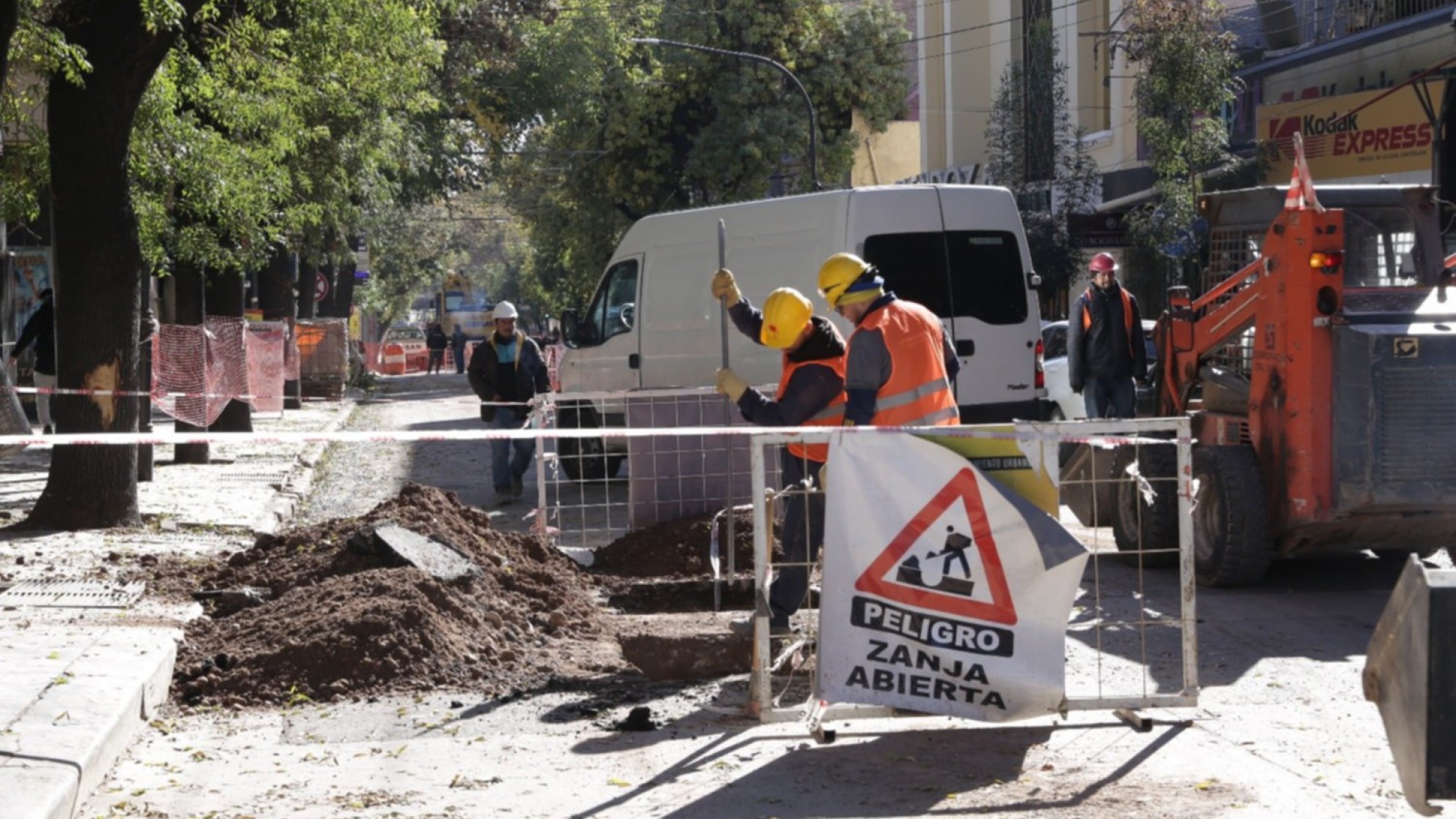 Desvíos de tránsito por trabajos de Aysam en un nuevo tramo de calle San Juan